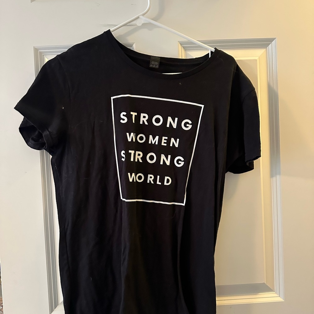 Black Graphic Tee - Strong Women Strong World